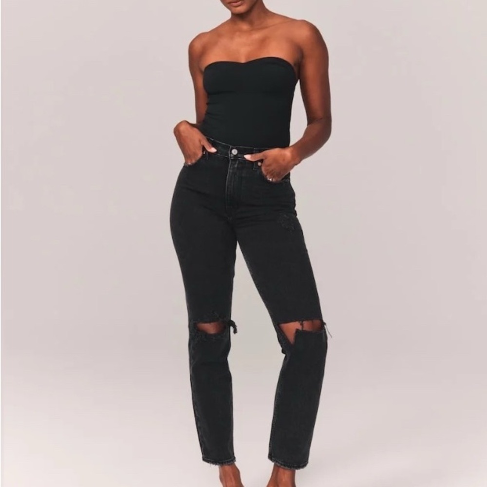 Abercrombie and fitch 90s straight ultra high rise size 6 regular black ripped